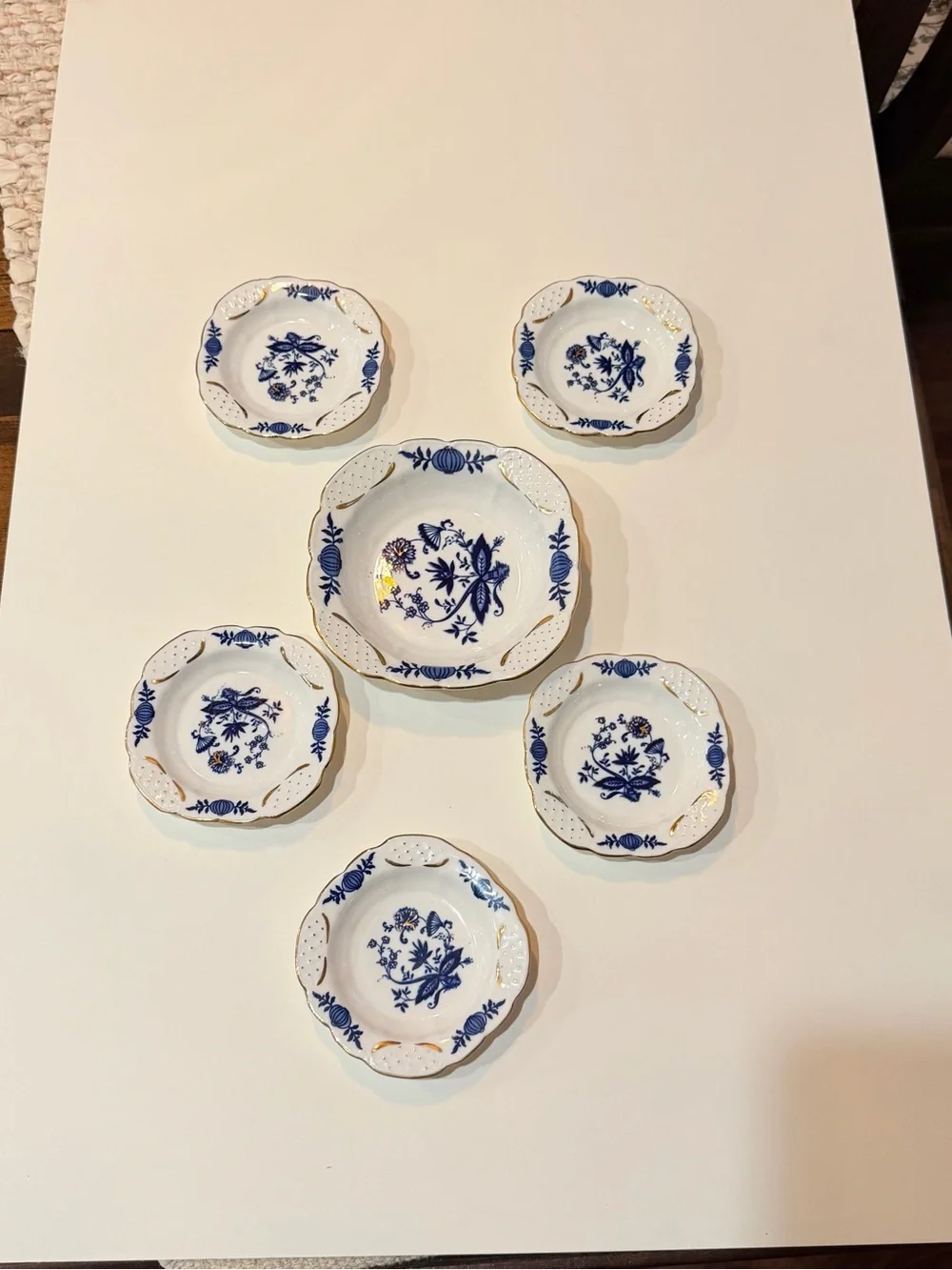 Ceroc Cluj-Napoca porcelain set from Romania blue onion pattern w/ gold trim